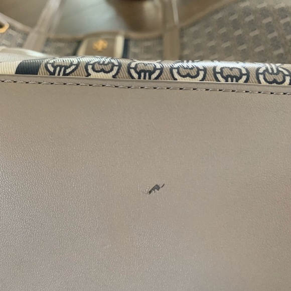 Tory Burch Gemini Link Tote - Picture 6 of 9